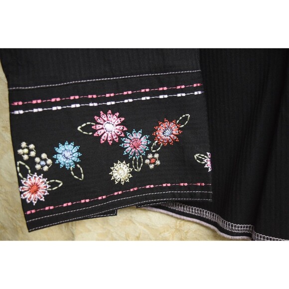 C.J. Banks Embroidered Plus 2x Y2K Shirt Black Floral Cotton Whimsy Dopamine - Picture 8 of 8